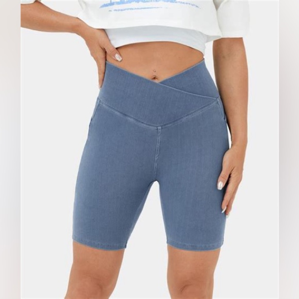 NWT Halara Flex Crossover Pocket Cool Touch Knit Denim Biker Shorts